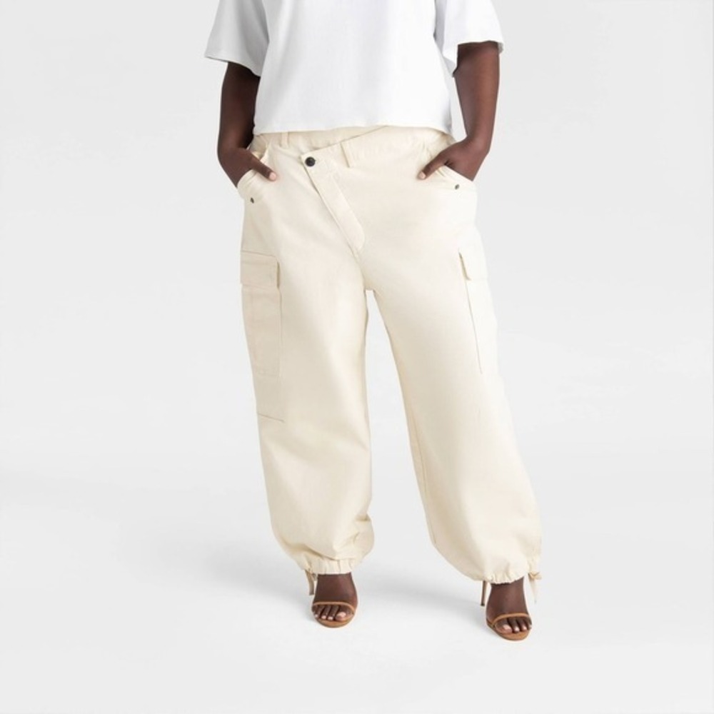 KBB KAHLANA Target XXL X-Large Mid-Rise Straight Leg The Cargo Jogger Cream Pant